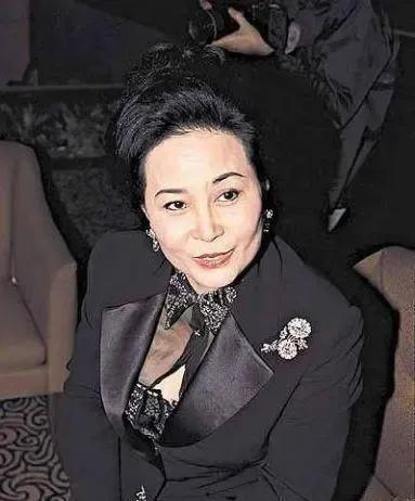 何超莲最新爆料辟谣视频,揭秘真相背后的真相  第2张